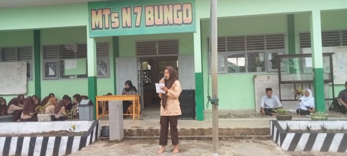 Siswa Kelas VIII C MTsN 7 Bungo Tampilkan Kreativitas dalam Ajang Asah Minat dan Bakat