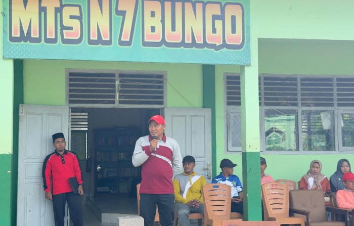 Ketua PGRI Apresiasi Peran Guru dan MTsN 7 Bungo dalam Pembukaan Lomba Antar Guru HUT PGRI 2025