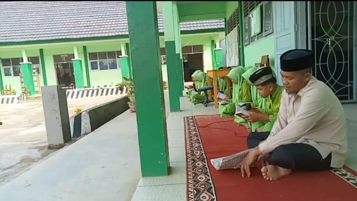 MTsN 7 Bungo Gelar Yasinan Rutin Setiap Jumat Pagi: Wujud Syukur dan Kebersamaan Warga Madrasah