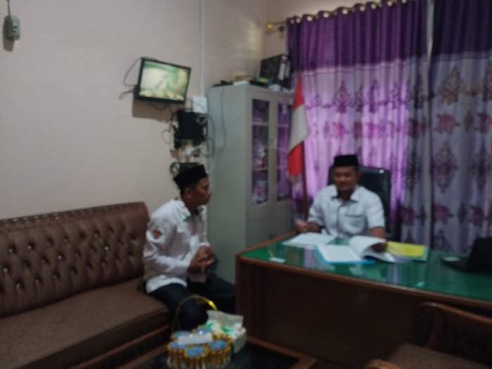 Kepala MTsN 7 Bungo Lakukan Supervisi Administrasi Perangkat Pembelajaran Guru