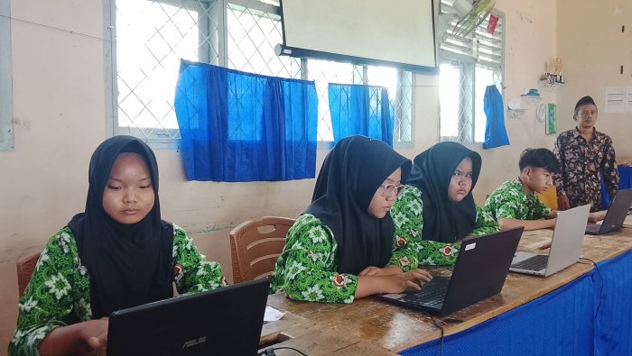 Hari Ketiga Gladi Bersih TKA, MTsN 7 Bungo Pastikan Kesiapan Siswa dan Sistem Ujian Berjalan Optimal