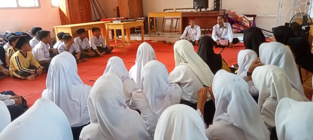 Sosialisasi ANBK: Ketua Panitia MTsN 7 Bungo Kumpulkan Seluruh Peserta Sebelum Simulasi